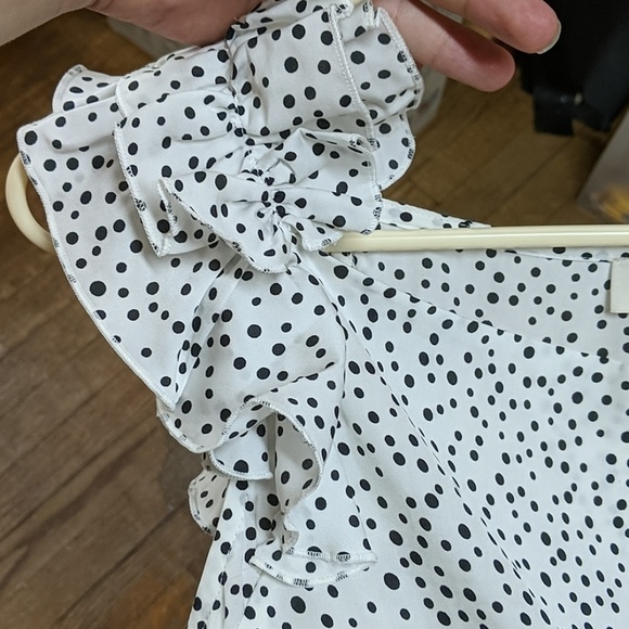 Loft top with ruffle sleeves and polka dots - Picture 2 of 3